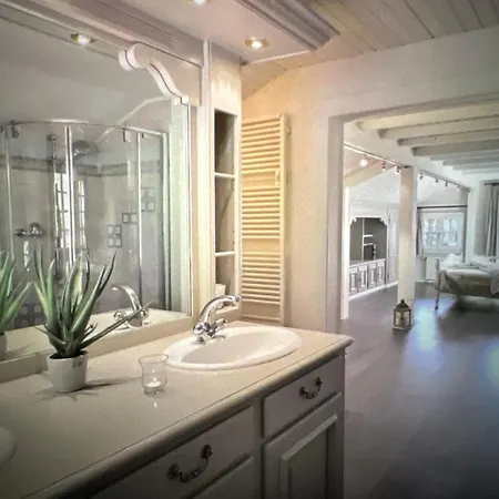Holiday home Charming Chalet Near Slopes By Nest *
