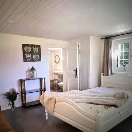 Charming Chalet Near Slopes By Nest Courchevel